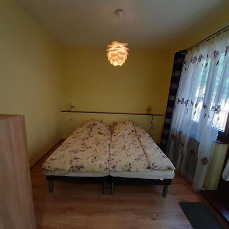 Gyopar Gyoengye Apartmanhaz Orosháza Dış mekan fotoğraf