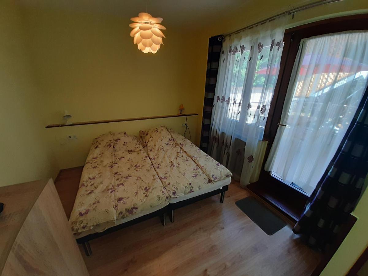 Gyopar Gyoengye Apartmanhaz Orosháza Dış mekan fotoğraf