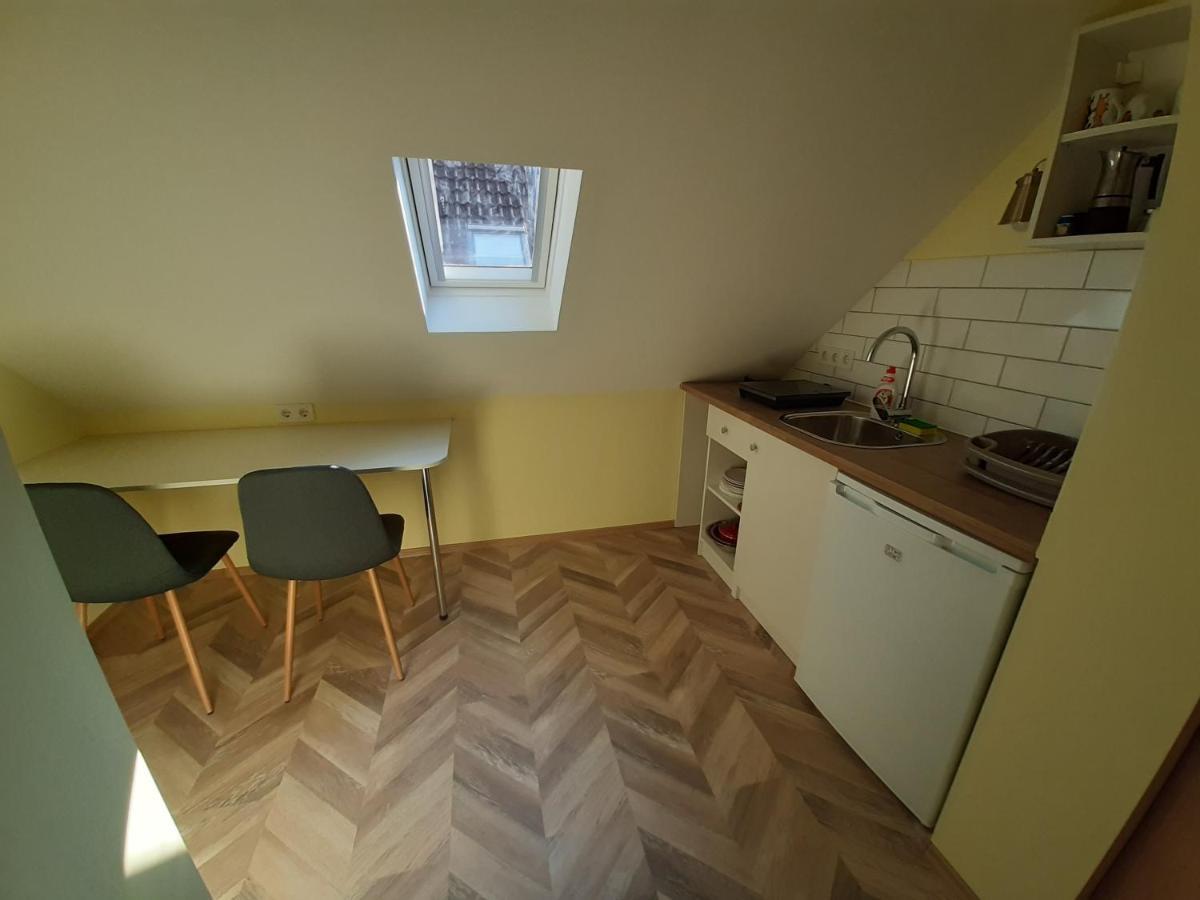 Gyopar Gyoengye Apartmanhaz Orosháza Dış mekan fotoğraf