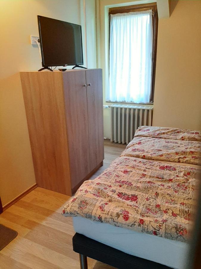 Gyopar Gyoengye Apartmanhaz Orosháza Dış mekan fotoğraf