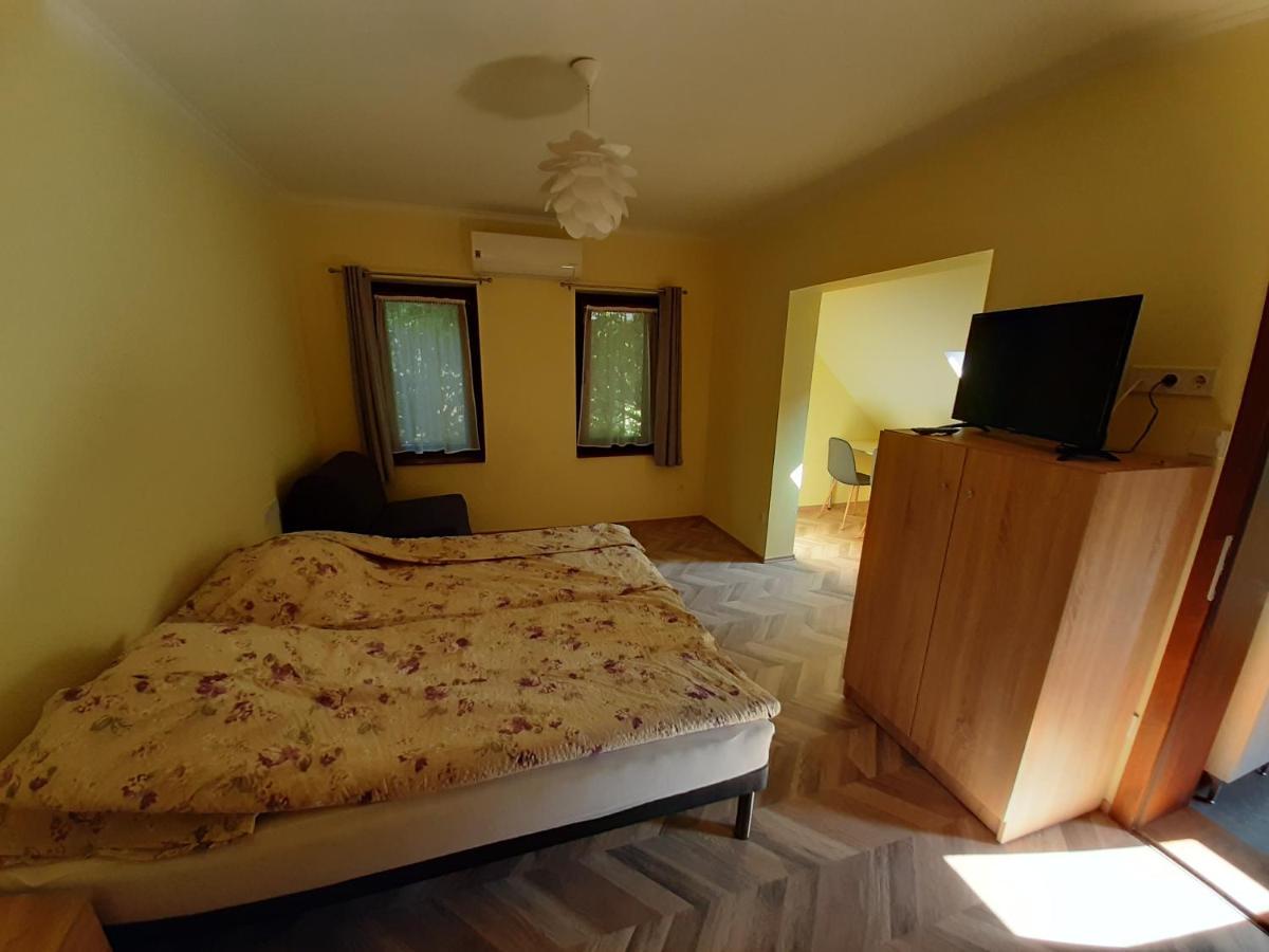 Gyopar Gyoengye Apartmanhaz Orosháza Dış mekan fotoğraf
