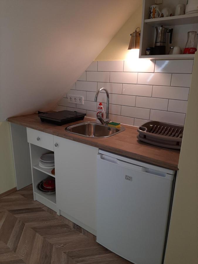 Gyopar Gyoengye Apartmanhaz Orosháza Dış mekan fotoğraf