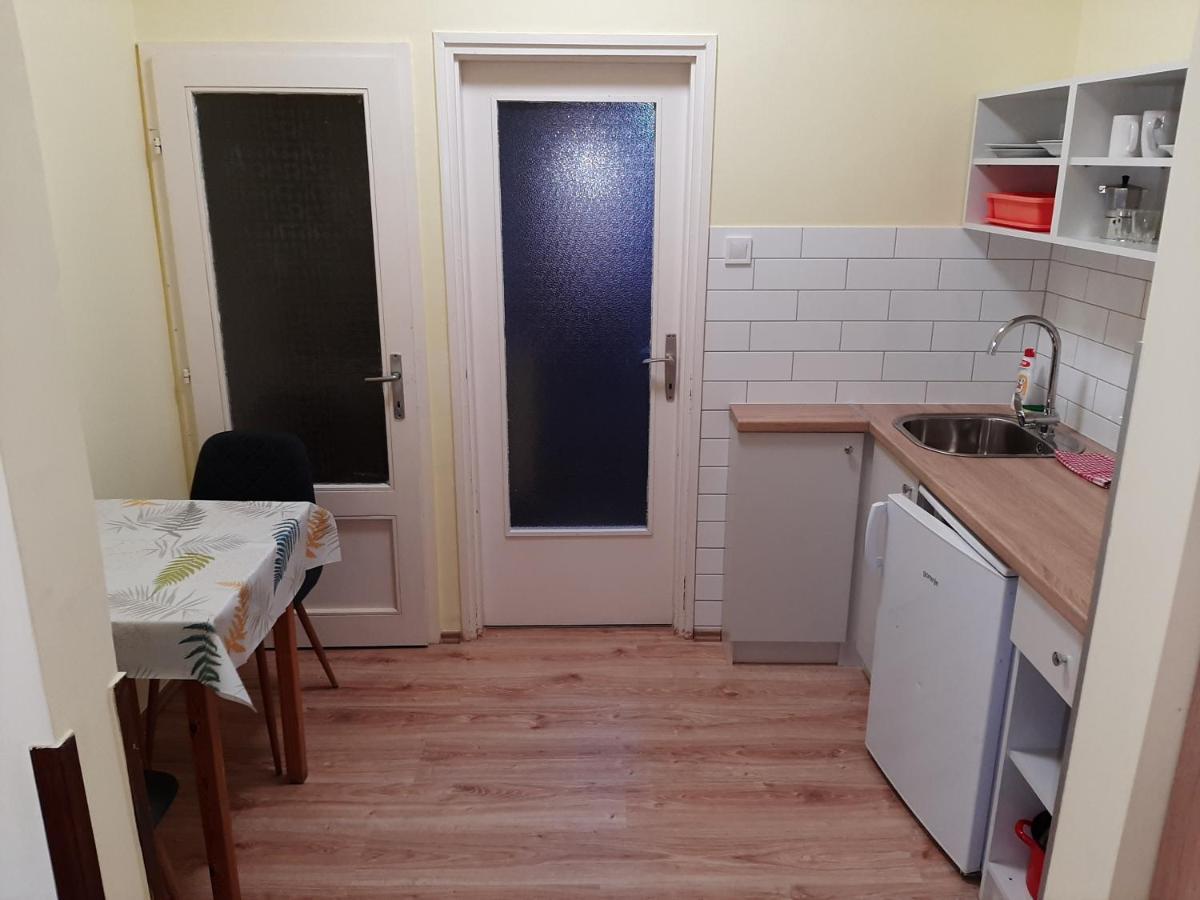 Gyopar Gyoengye Apartmanhaz Orosháza Dış mekan fotoğraf