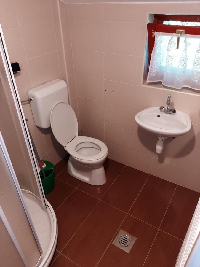 Gyopar Gyoengye Apartmanhaz Orosháza Dış mekan fotoğraf