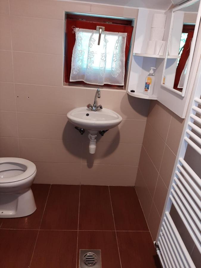 Gyopar Gyoengye Apartmanhaz Orosháza Dış mekan fotoğraf