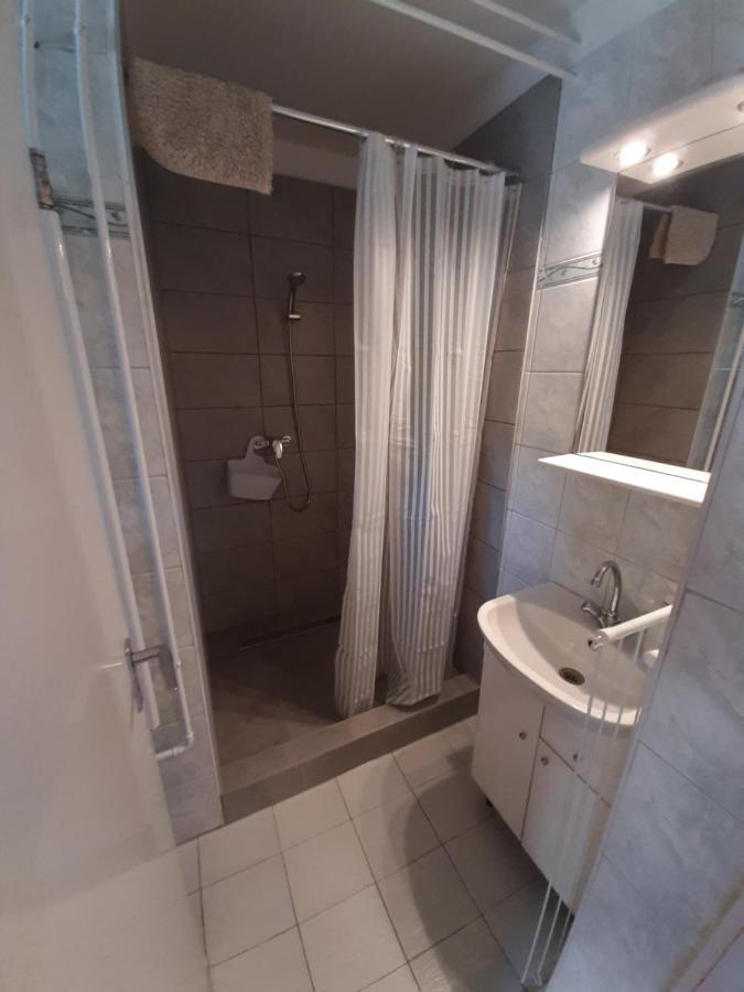 Gyopar Gyoengye Apartmanhaz Orosháza Dış mekan fotoğraf